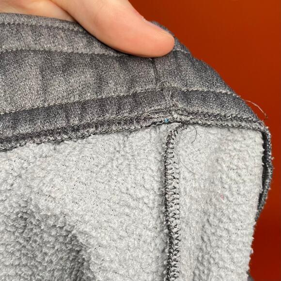 Under Armour Sweatpants Grey Polyester Subtle Logo - Picture 4 of 4